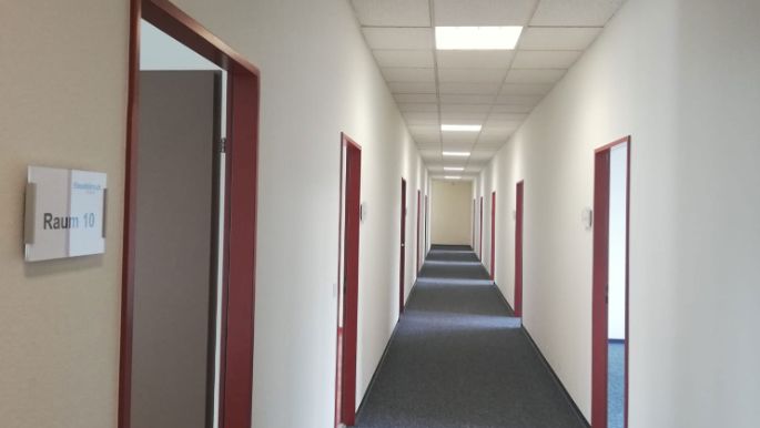 Kloten_Einzelbeuro_Gang